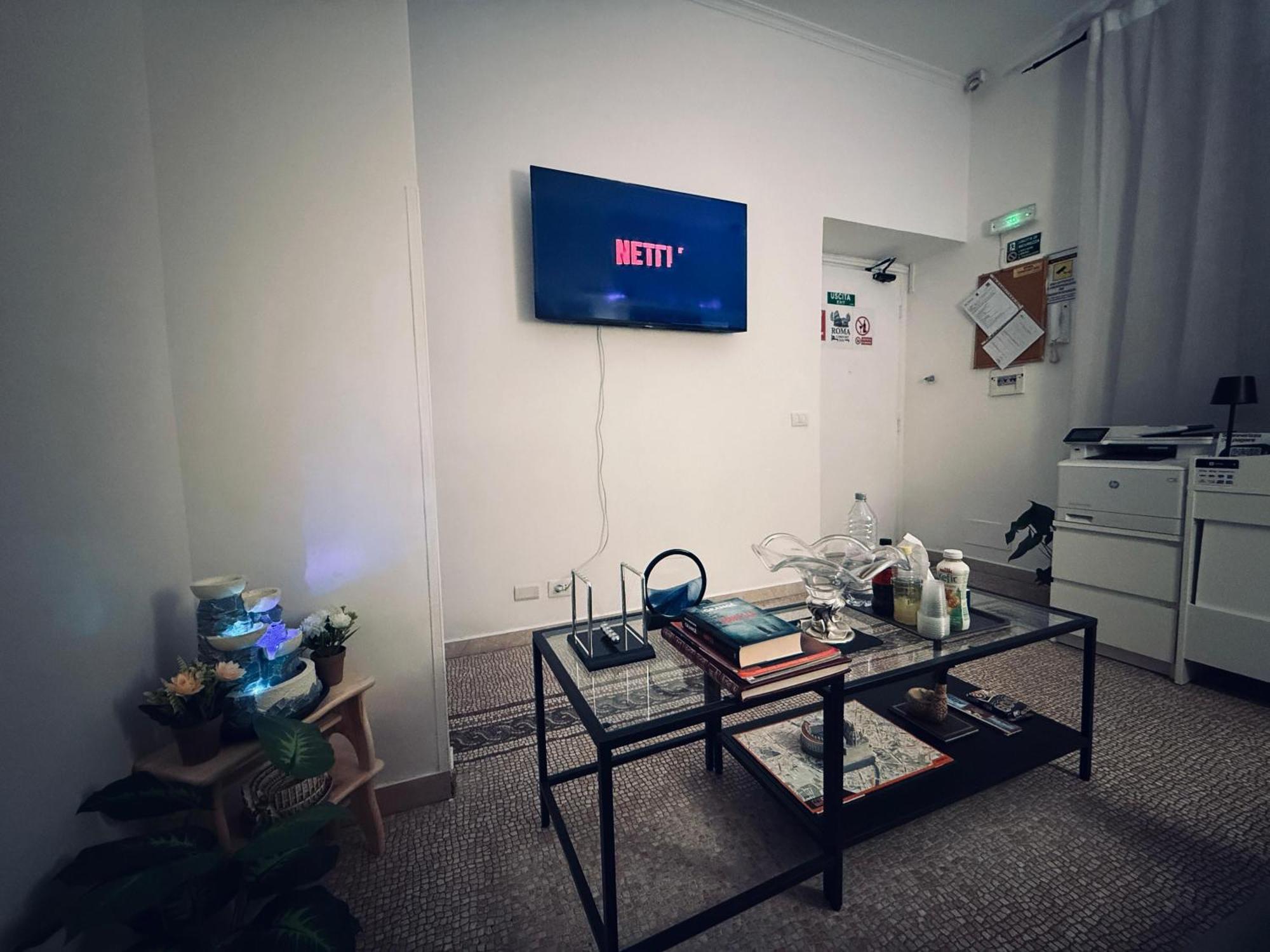 Roma Comfort Inn — Foto 1